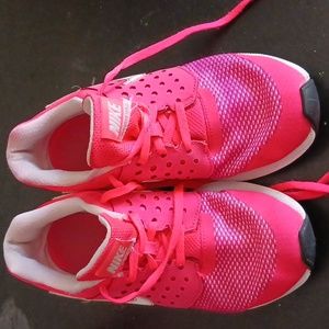 2.5 Orange Nike Shoe for girls